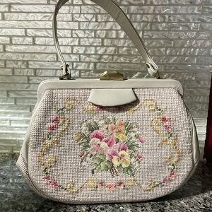 Vintage Martha Klein embroidered handbag. EUC. Leather trim